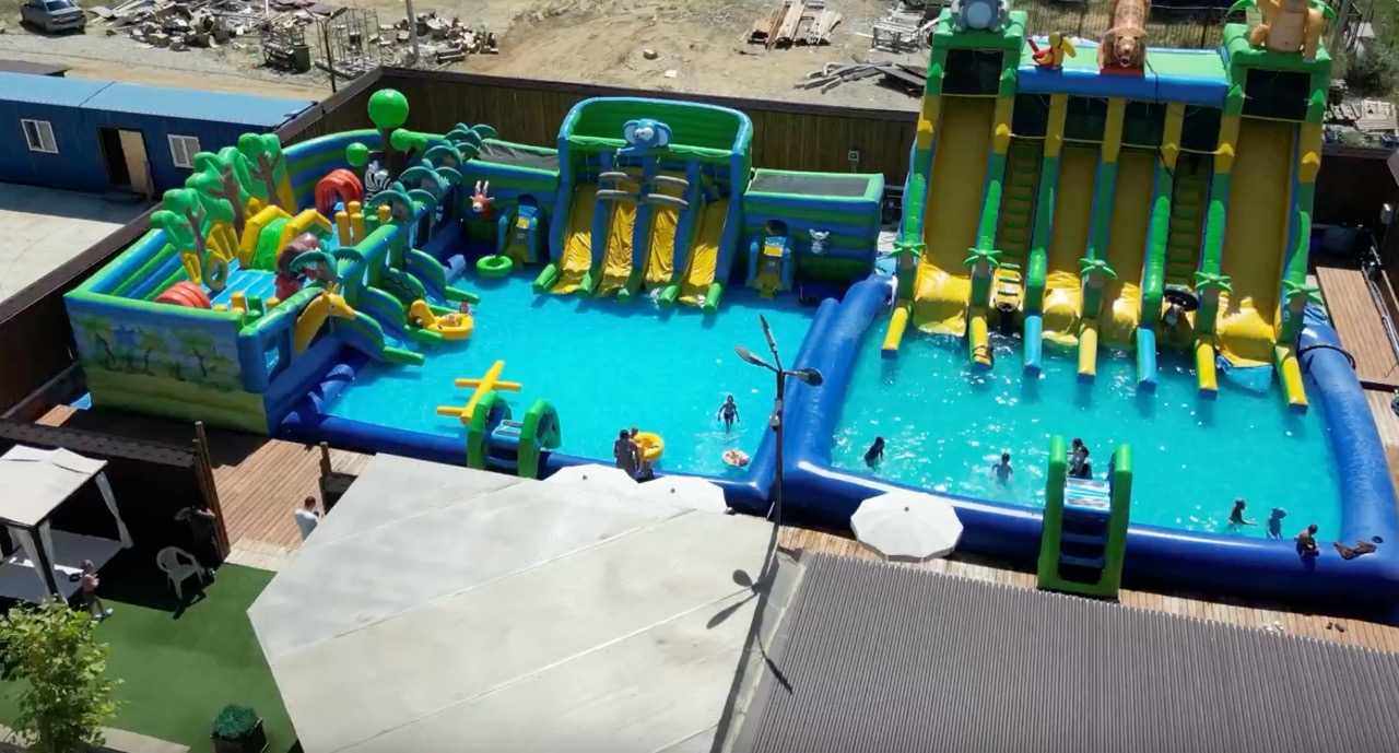 Надувной аквапарк 