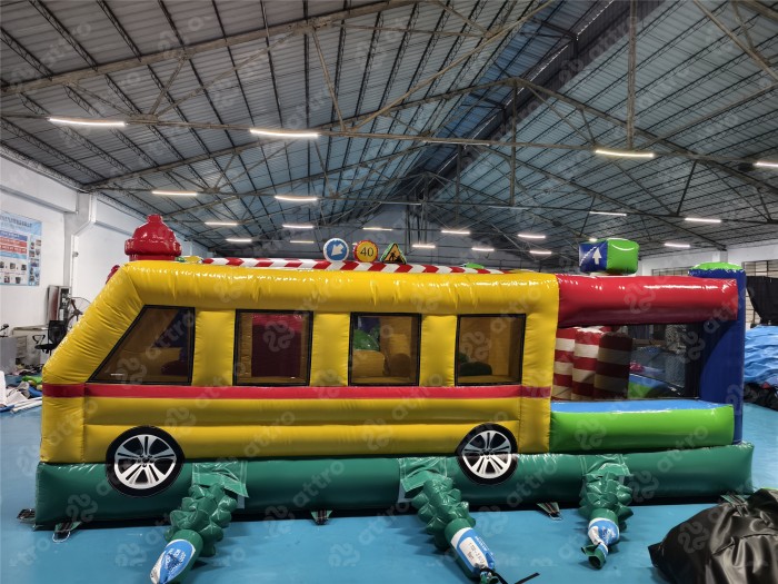 Надувной батут "Центральная площадь" 10*6*2 м