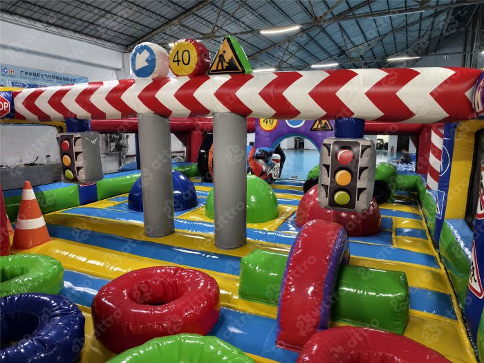 Надувной батут "Центральная площадь" 10*6*2 м