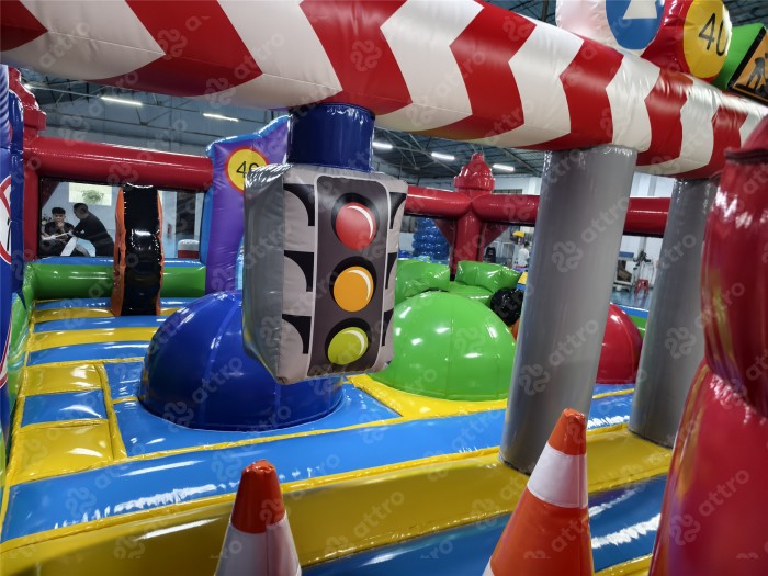 Надувной батут "Центральная площадь" 10*6*2 м