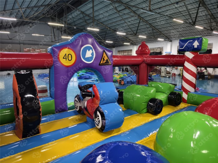 Надувной батут "Центральная площадь" 10*6*2 м