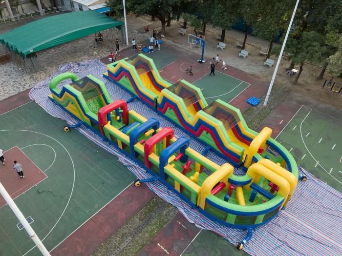 Надувная полоса препятствий "Разноцветная", 23*8*3,5 м