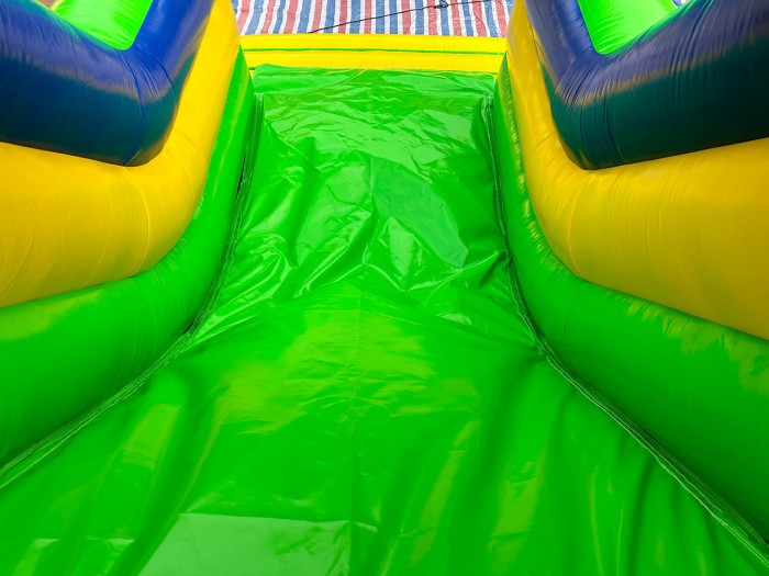 Надувная полоса препятствий "Разноцветная", 23*8*3,5 м