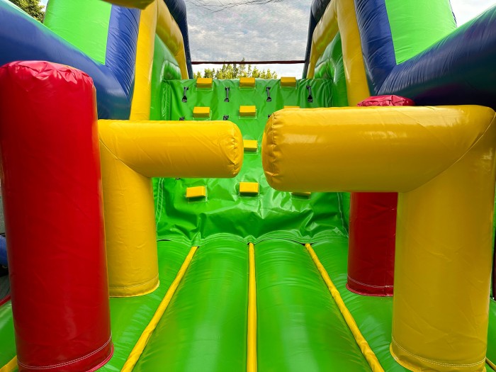 Надувная полоса препятствий "Разноцветная", 23*8*3,5 м