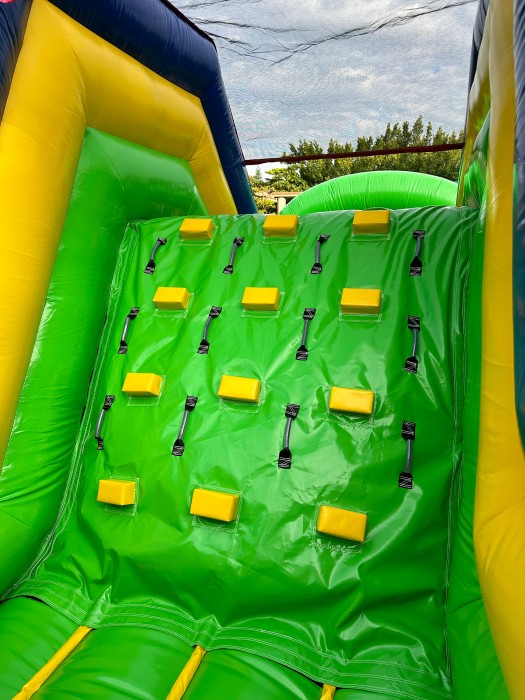 Надувная полоса препятствий "Разноцветная", 23*8*3,5 м