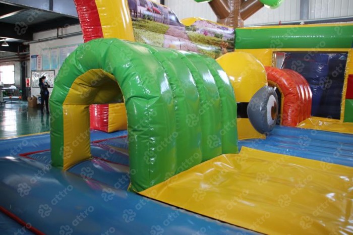 Надувной батут «Вечеринка Миньонов» 10*10*6 м