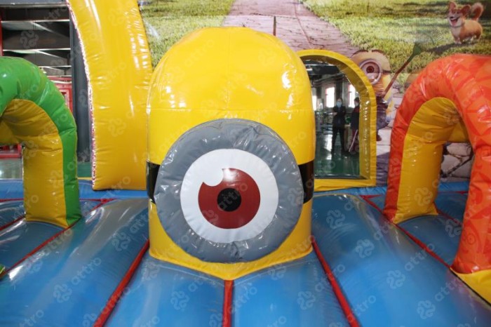 Надувной батут «Вечеринка Миньонов» 10*10*6 м