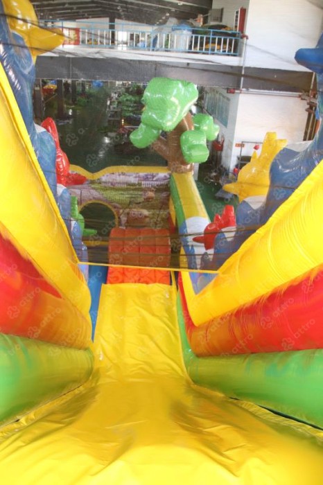 Надувной батут «Вечеринка Миньонов» 10*10*6 м