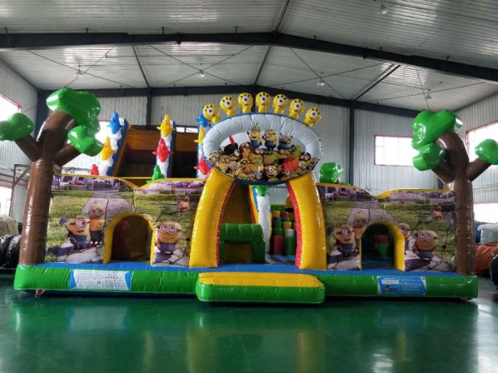 Надувной батут «Вечеринка Миньонов» 10*10*6 м