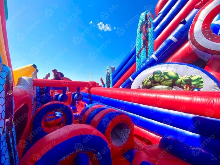 Надувная горка "Спайдермен" 12*8*9,3 м Б/У