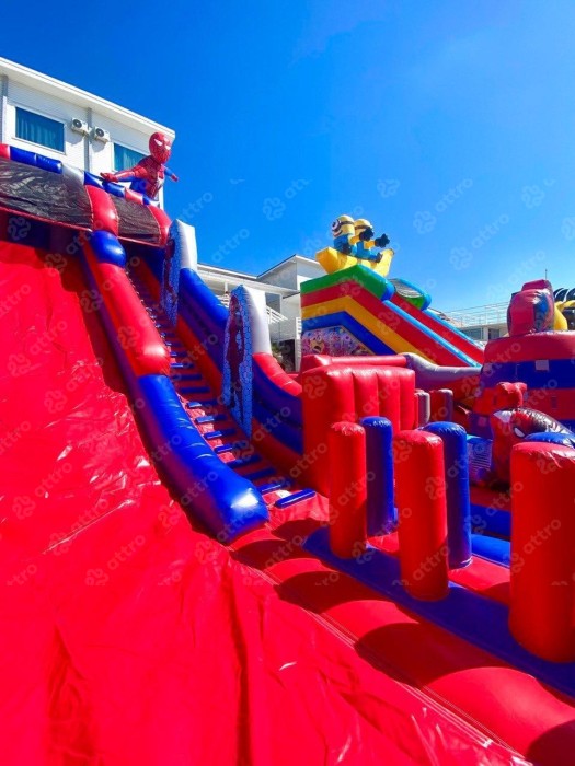 Надувная горка "Спайдермен" 12*8*9,3 м Б/У