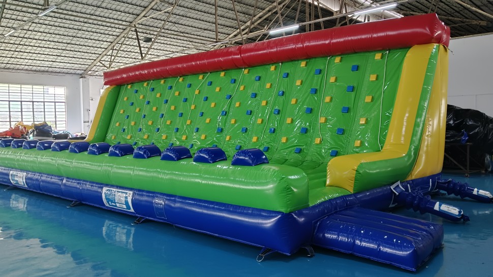 Надувной скалодром 12*6*3,6 м