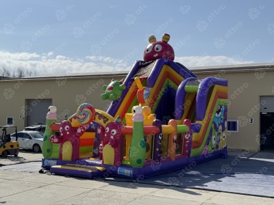Надувная горка "Семейка монстров" 12*6*9 м 