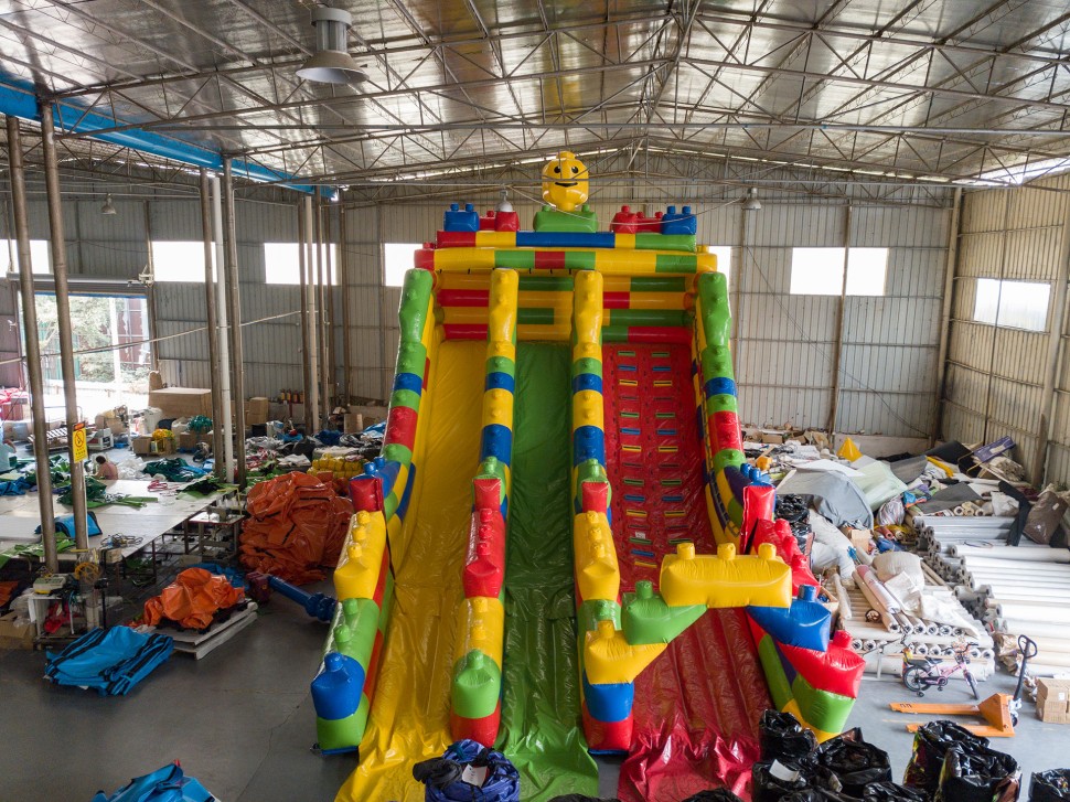 Надувная горка 