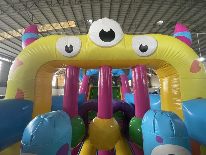 Надувная полоса препятствий "Прыг-скок монстрики" 13*3,3*4,2