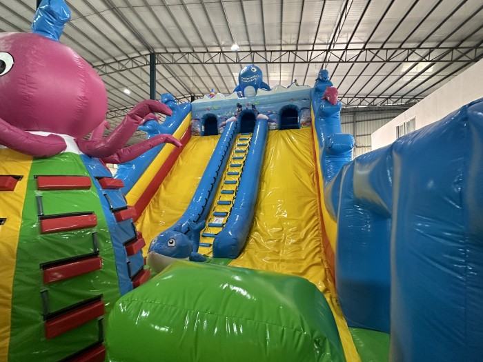 Надувная горка "Подводный мир" 14*7*8,3 м
