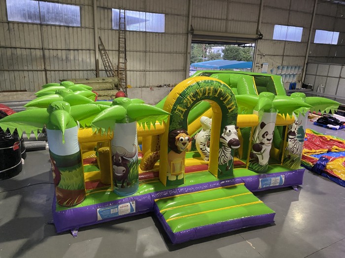 Надувная горка "Сафари Джунгли" 6,5*3,5*3 м