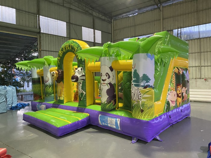 Надувная горка "Сафари Джунгли" 6,5*3,5*3 м