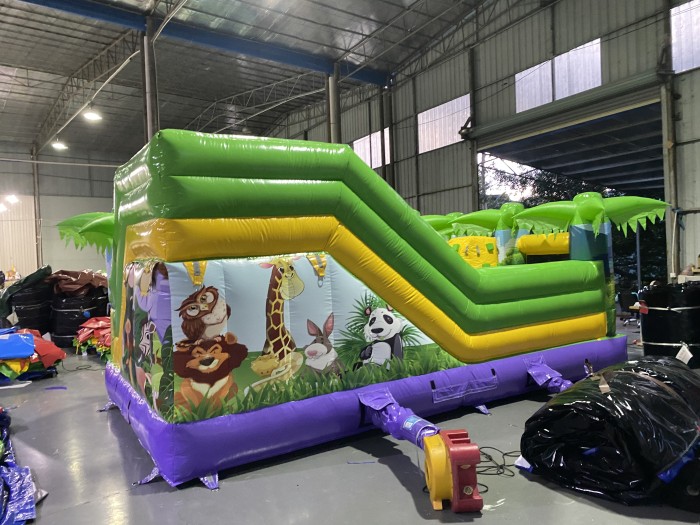 Надувная горка "Сафари Джунгли" 6,5*3,5*3 м