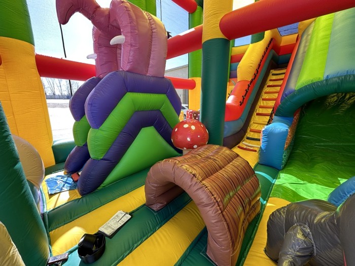 Надувной батут "Динопарк" 11*9*7,2 м (с крышей)