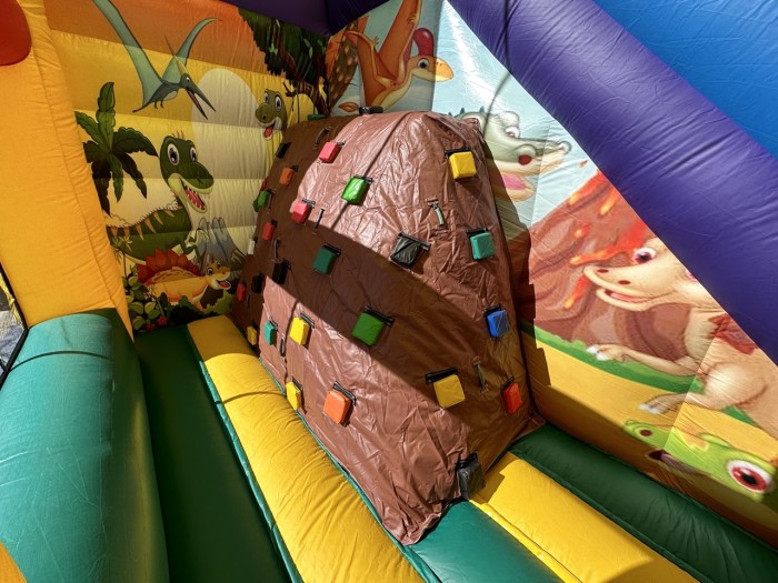 Надувной батут "Динопарк" 11*9*7,2 м (с крышей)