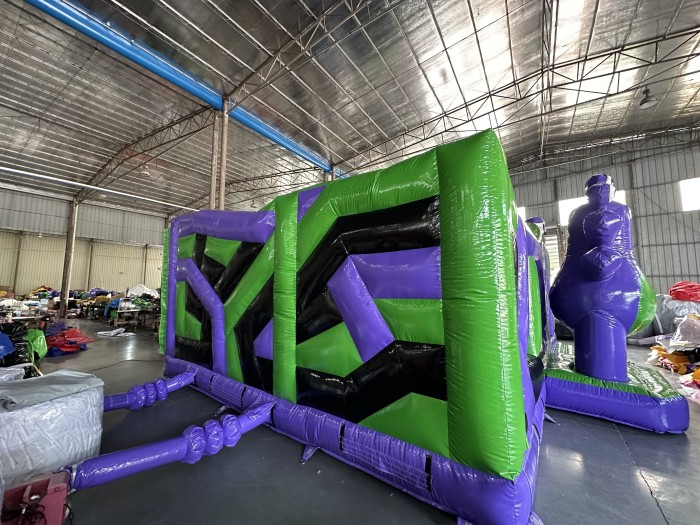 Надувная горка "Парк монстров" 18*9*5,5 м