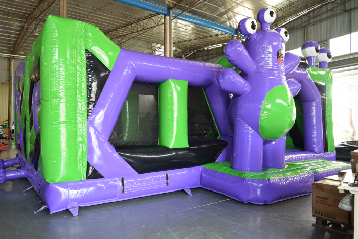 Надувная горка "Парк монстров" 18*9*5,5 м
