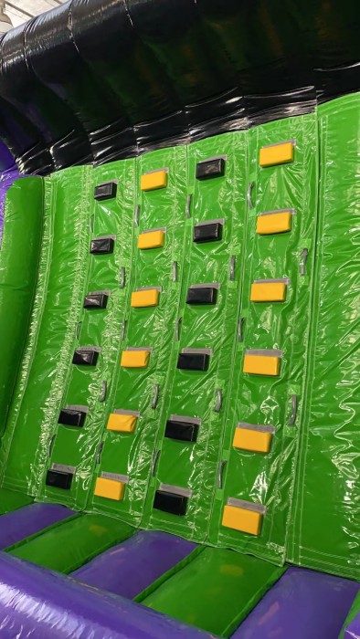 Надувная горка "Парк монстров" 18*9*5,5 м