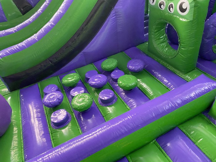 Надувная горка "Парк монстров" 18*9*5,5 м