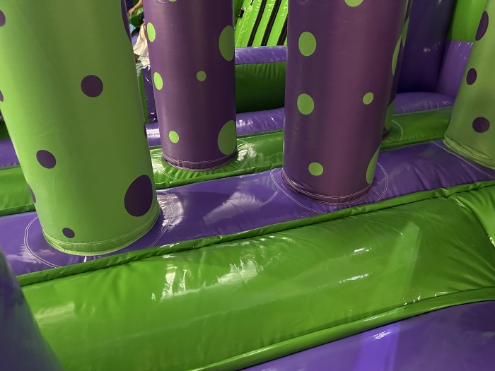 Надувная горка "Парк монстров" 18*9*5,5 м