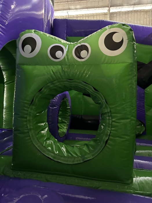 Надувная горка "Парк монстров" 18*9*5,5 м