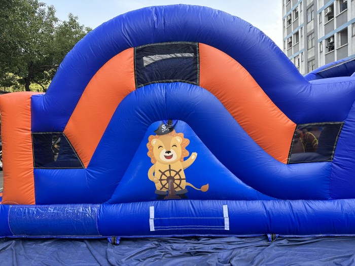 Надувная полоса препятствий "Пиратский корабль" 10*3*3 м