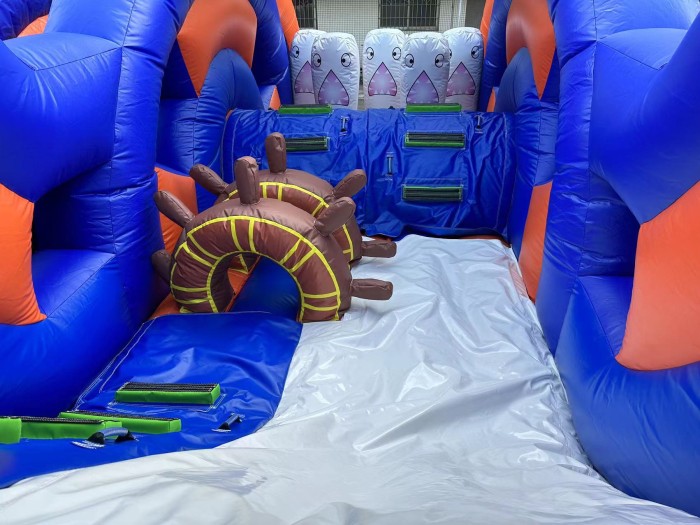 Надувная полоса препятствий "Пиратский корабль" 10*3*3 м