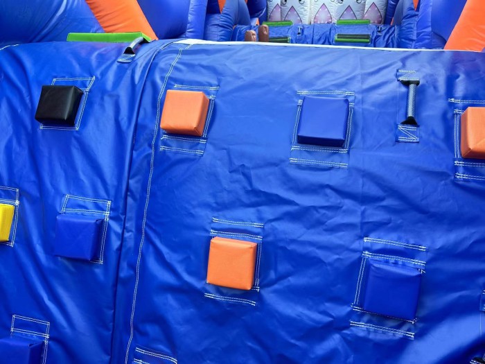 Надувная полоса препятствий "Пиратский корабль" 10*3*3 м