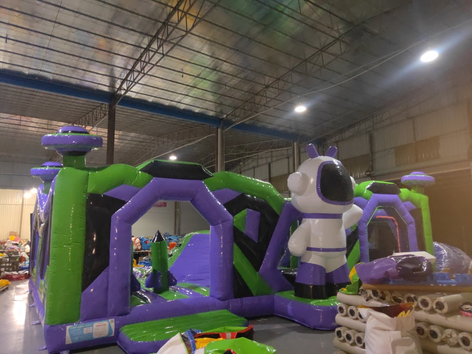 Надувная горка 
