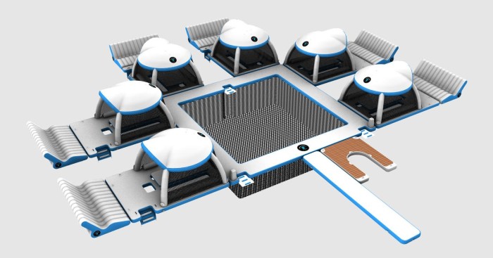 Надувной комплекс на воде 