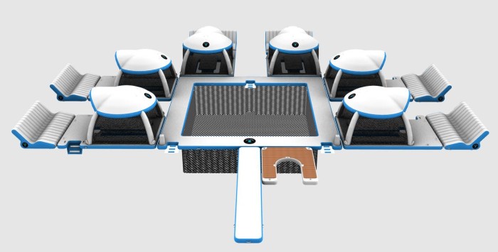 Надувной комплекс на воде 