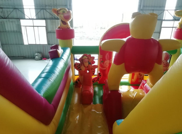 Надувной батут "Винни-Пух" 8*6*5,8 м