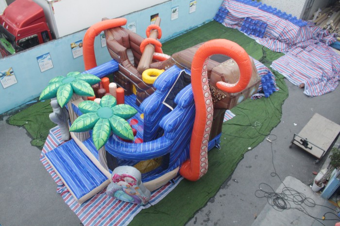 Надувной батут "Пиратская гавань" 8,5*7*5,3 м