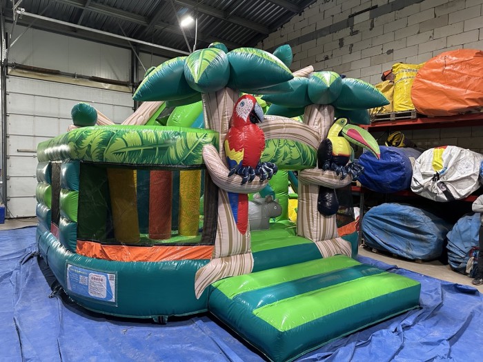 Надувной батут "Тропический лес" 5*4,5*4,2 м  