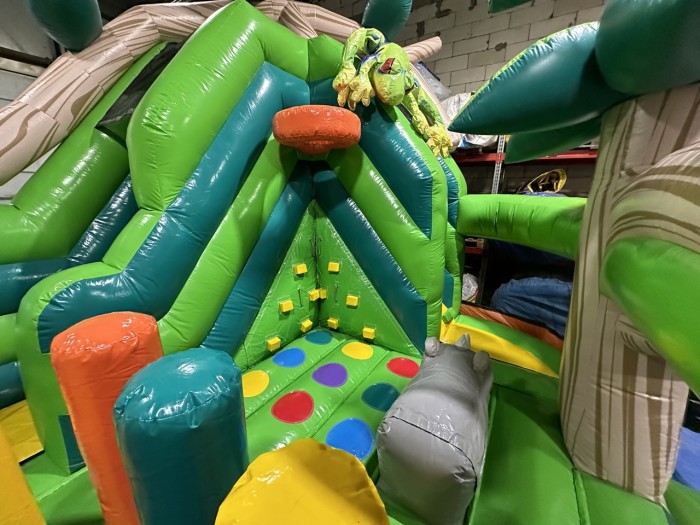 Надувной батут "Тропический лес" 5*4,5*4,2 м  