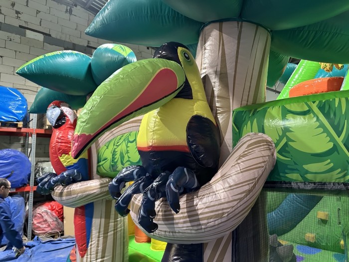 Надувной батут "Тропический лес" 5*4,5*4,2 м  