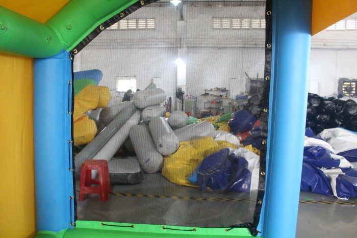 Надувной пляжный тент "Beach Tent" 2,75*2,1 м