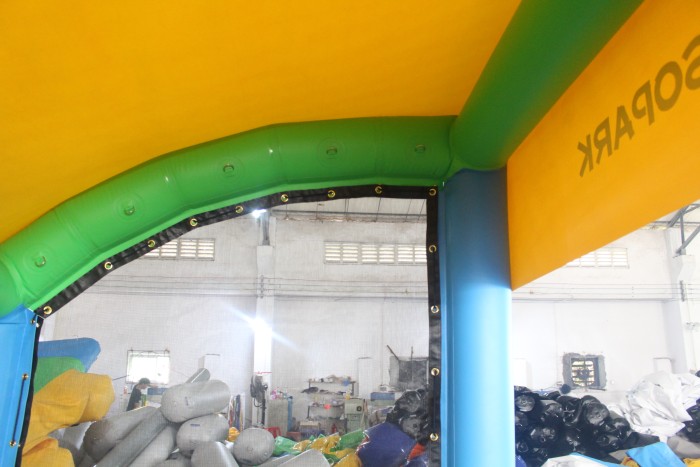 Надувной пляжный тент "Beach Tent" 2,75*2,1 м