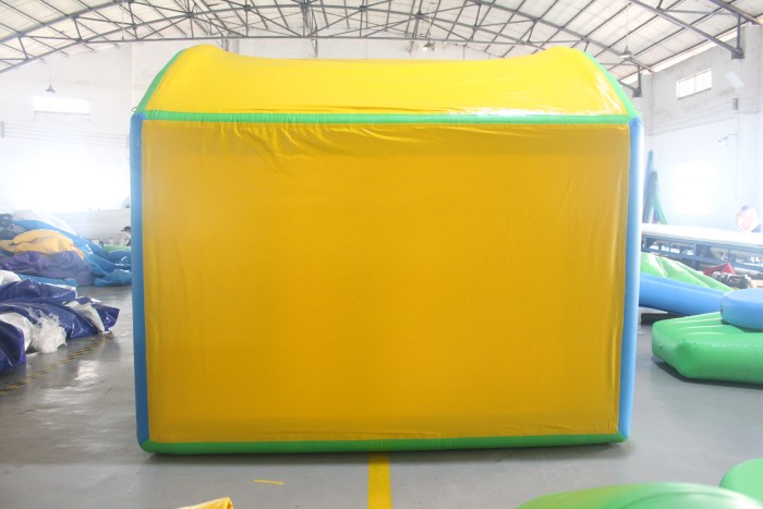 Надувной пляжный тент "Beach Tent" 2,75*2,1 м