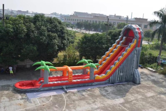 Надувная водная горка "В джунглях" 18,5*4,5*7 м