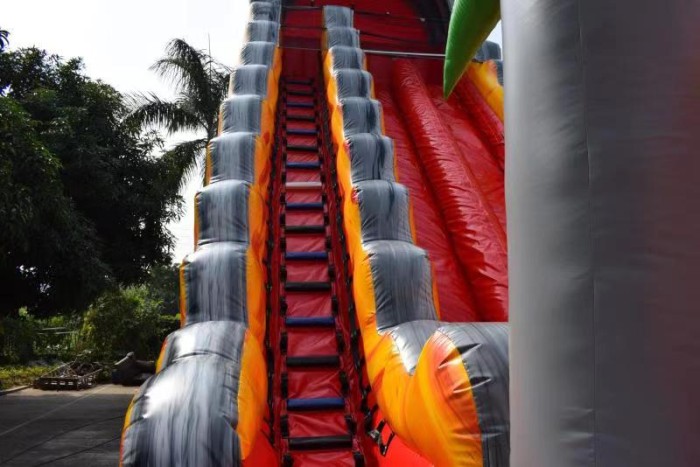 Надувная водная горка "В джунглях" 18,5*4,5*7 м