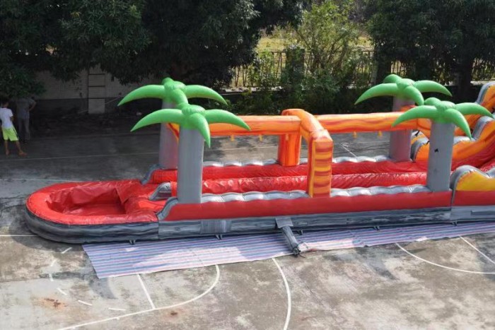 Надувная водная горка "В джунглях" 18,5*4,5*7 м