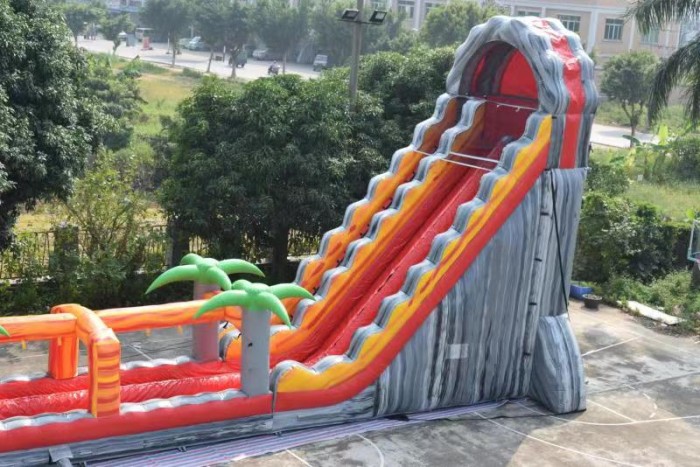 Надувная водная горка "В джунглях" 18,5*4,5*7 м