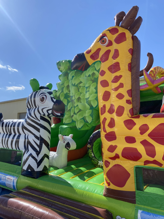 Надувная горка "Жираф и зебра" 8*7*6,3 м
